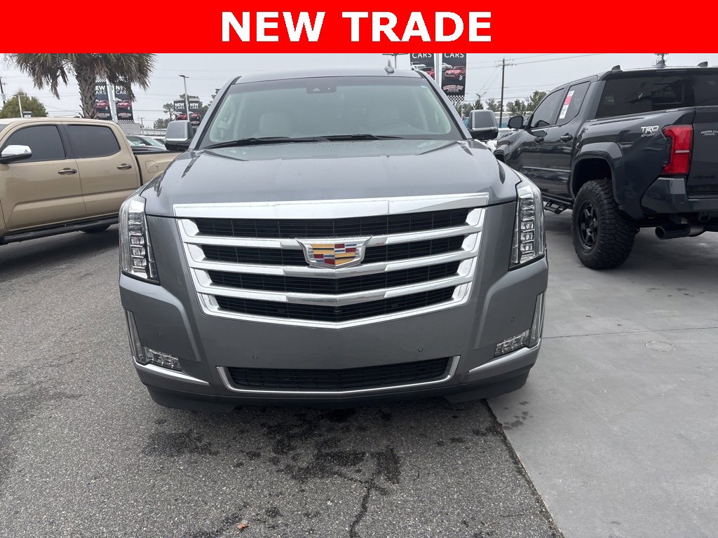 Used 2019 Cadillac Escalade Luxury image 2