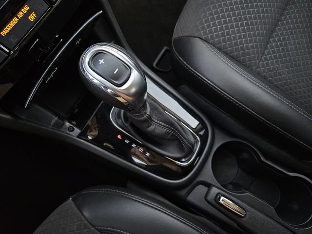 Used 2020 Buick Encore Preferred FWD image 19