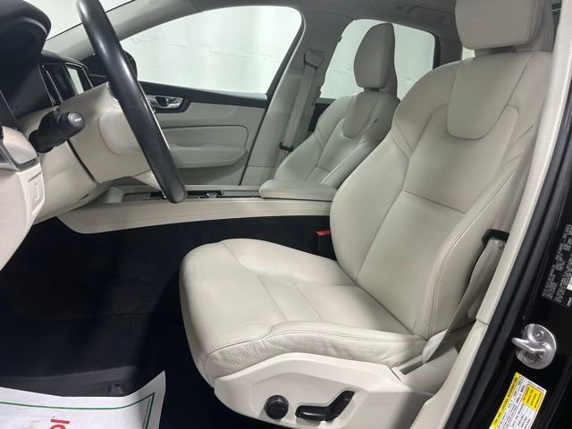 Used 2023 Volvo XC60 B5 Plus w/ Climate Package AWD/4WD image 8