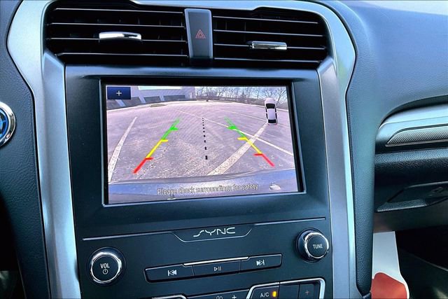 Used 2020 Ford Fusion SE image 14