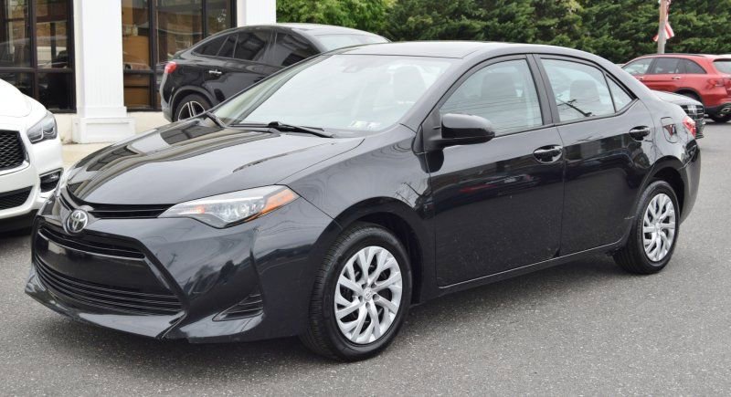 Used 2019 Toyota Corolla LE FWD image 3