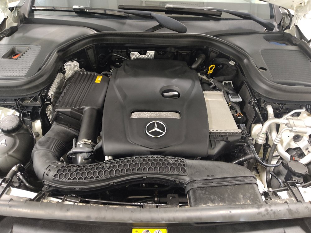 Used 2019 Mercedes-Benz GLC 300 4MATIC w/ Driver Assistance Package image 30