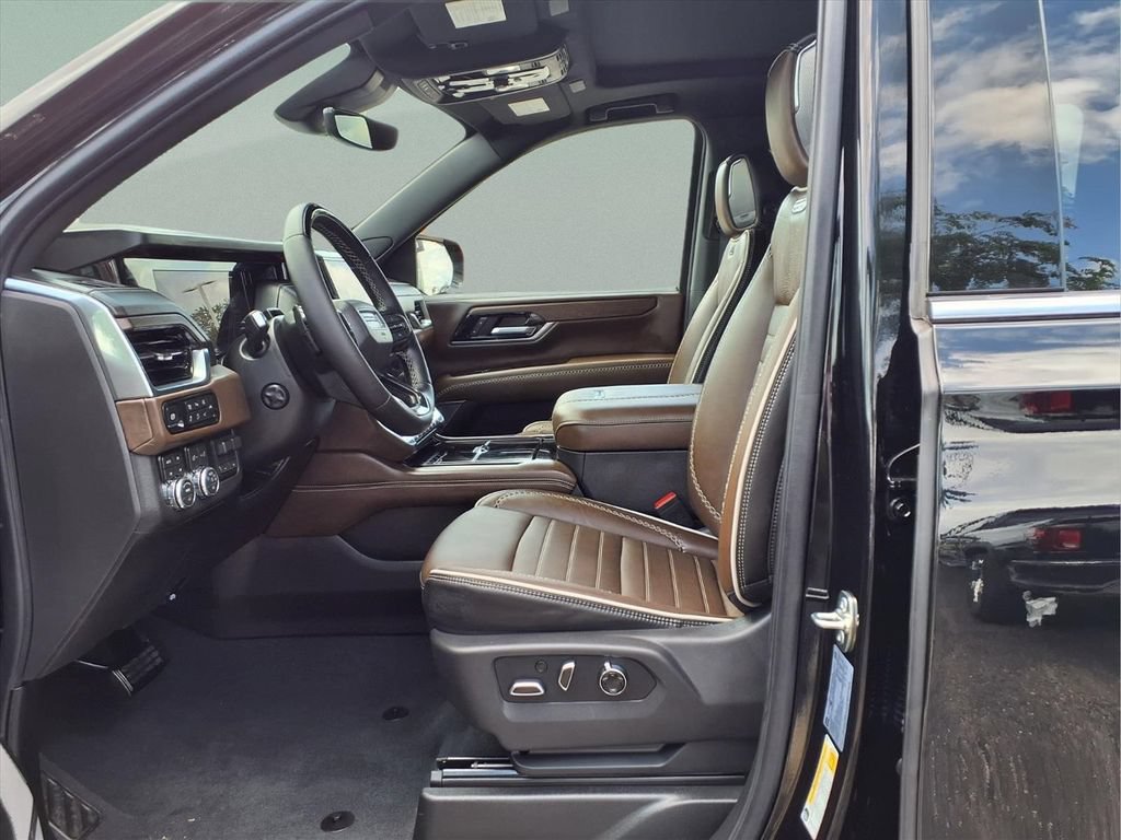 Certified 2026 GMC Yukon XL Denali Ultimate AWD/4WD image 13