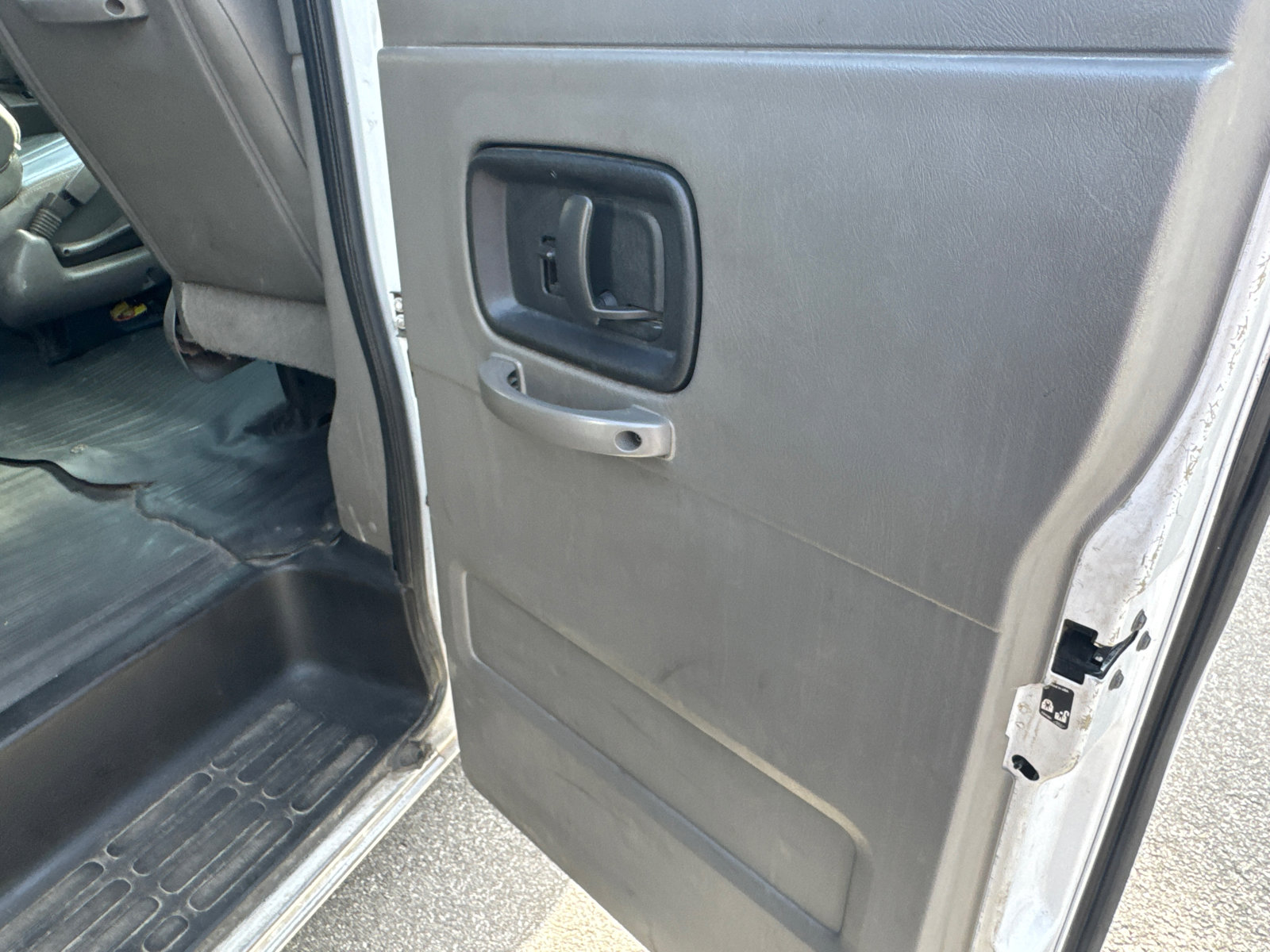Used 2019 Chevrolet Express 3500 LS image 19