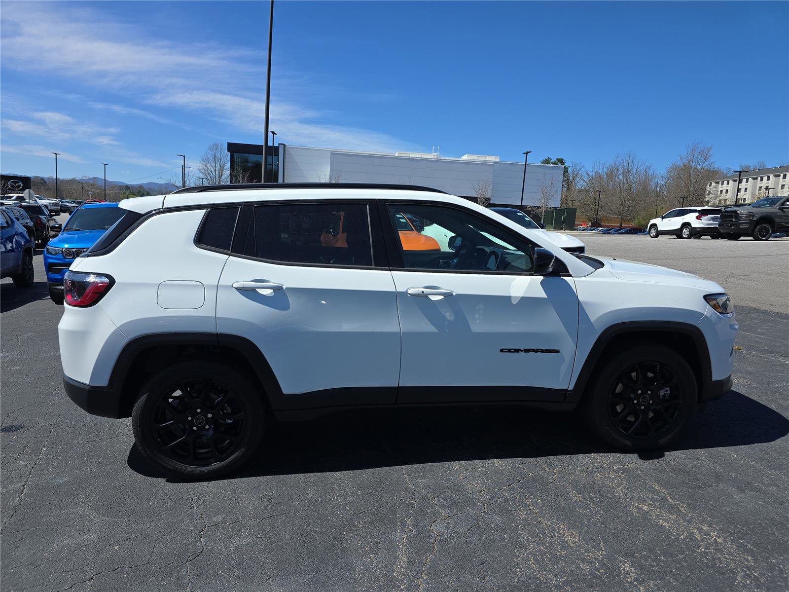 New 2026 Jeep Compass Latitude image 2