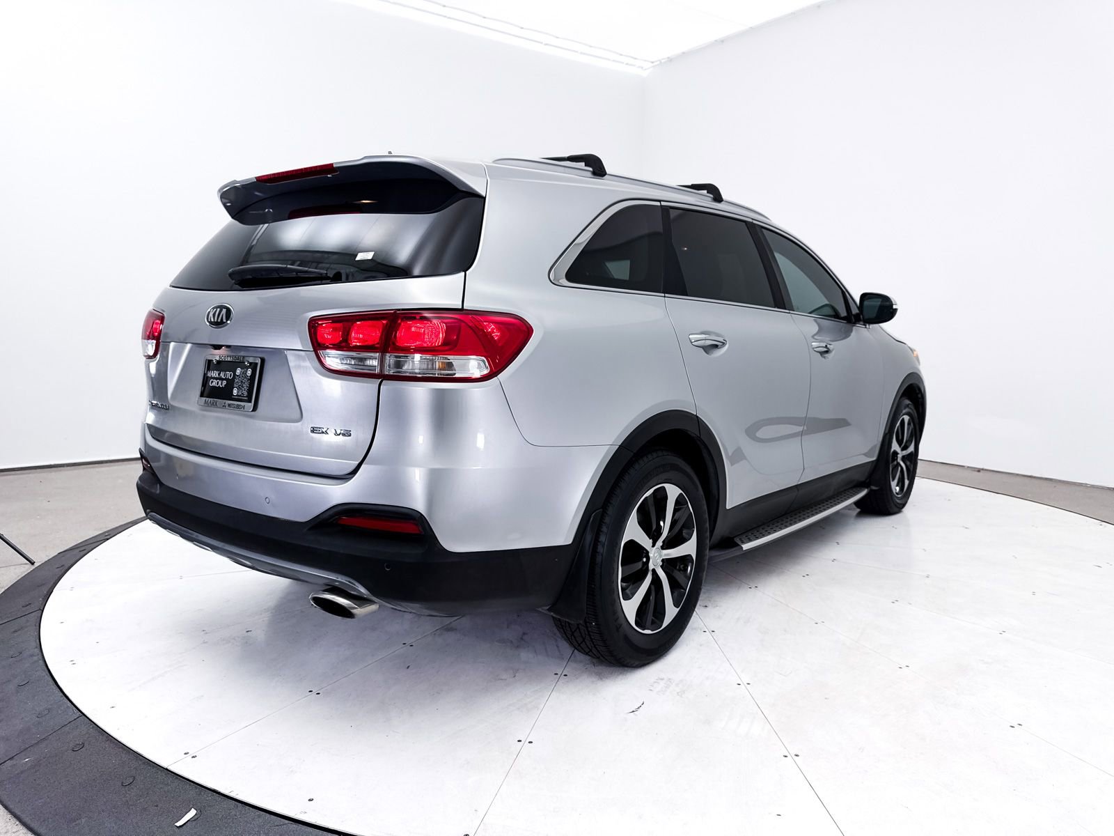 Used 2018 Kia Sorento EX image 18