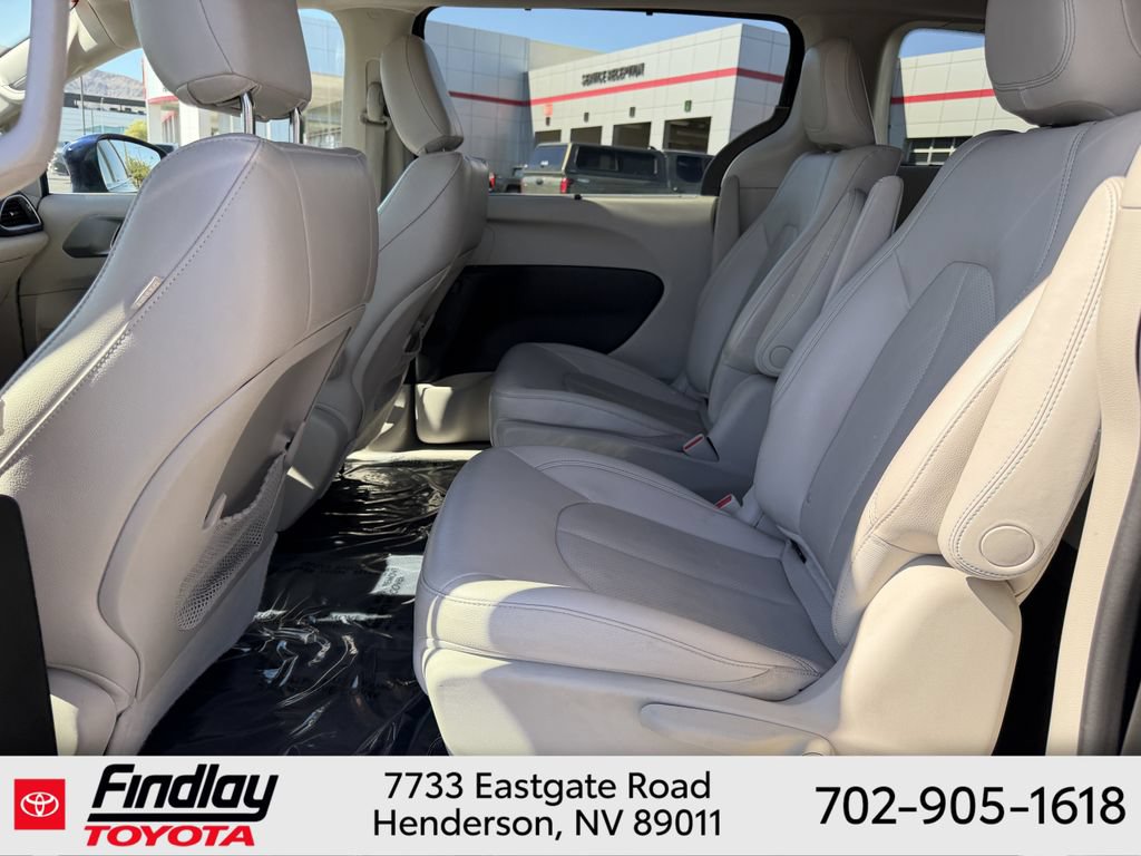 Used 2018 Chrysler Pacifica Touring-L FWD image 7