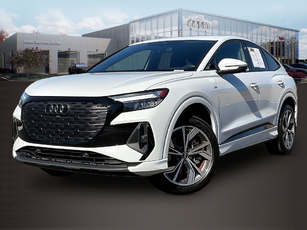 Used 2024 Audi Q4 e-tron Premium Plus w/ Premium Plus AWD/4WD image 3