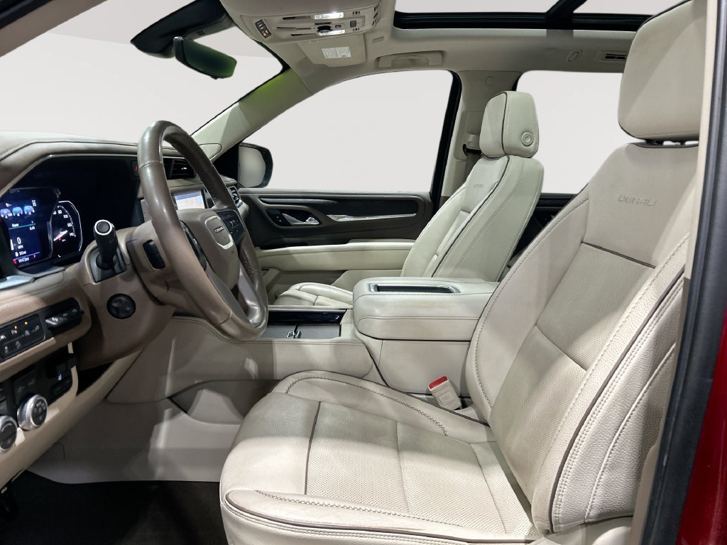 Used 2021 GMC Yukon Denali w/ Denali Premium Package AWD/4WD image 23