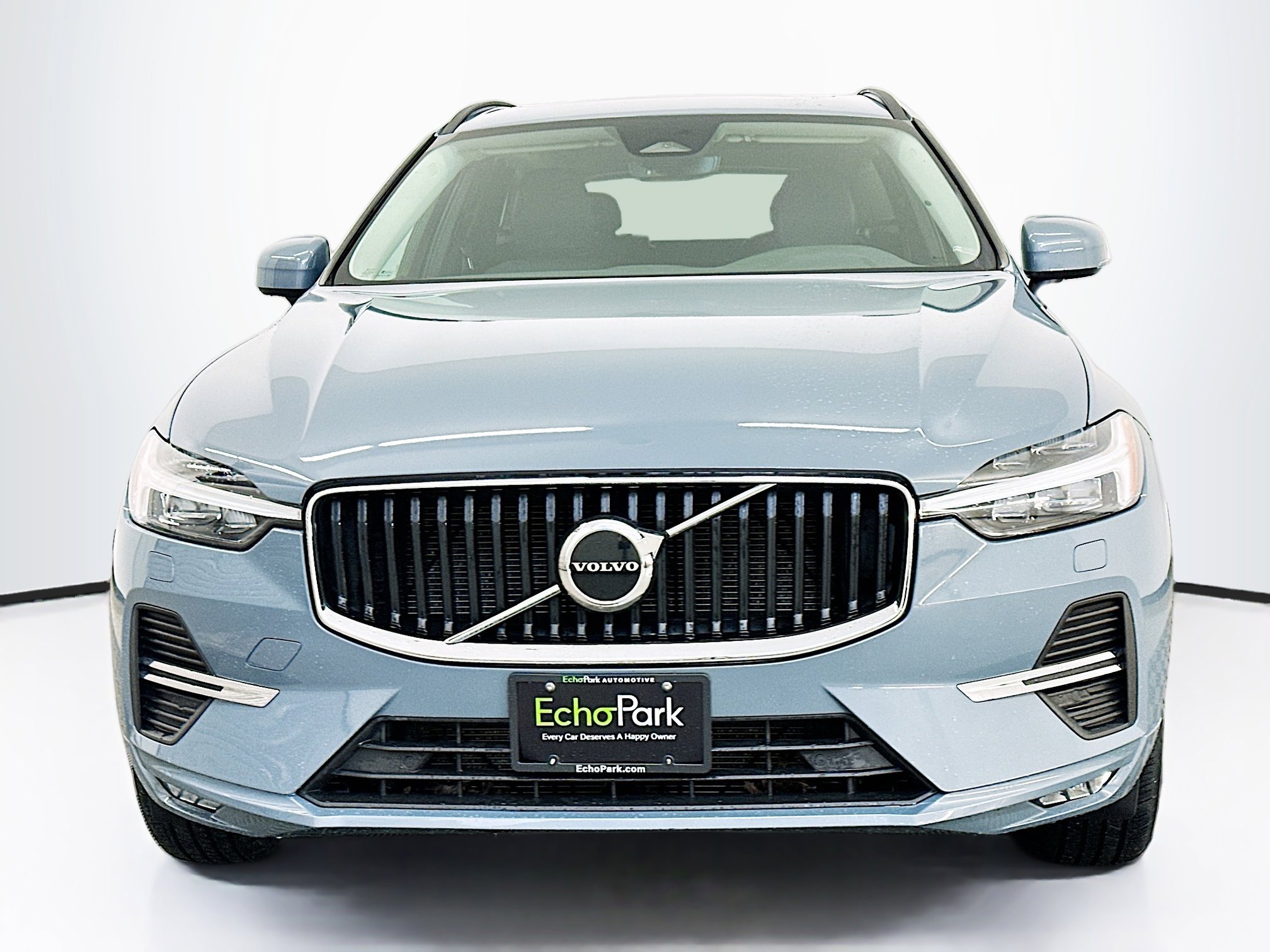 Used 2023 Volvo XC60 B5 Core w/ Climate Package image 2