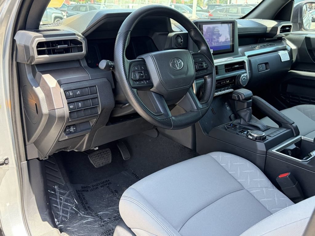 Certified 2025 Toyota Tacoma SR5 AWD/4WD image 22