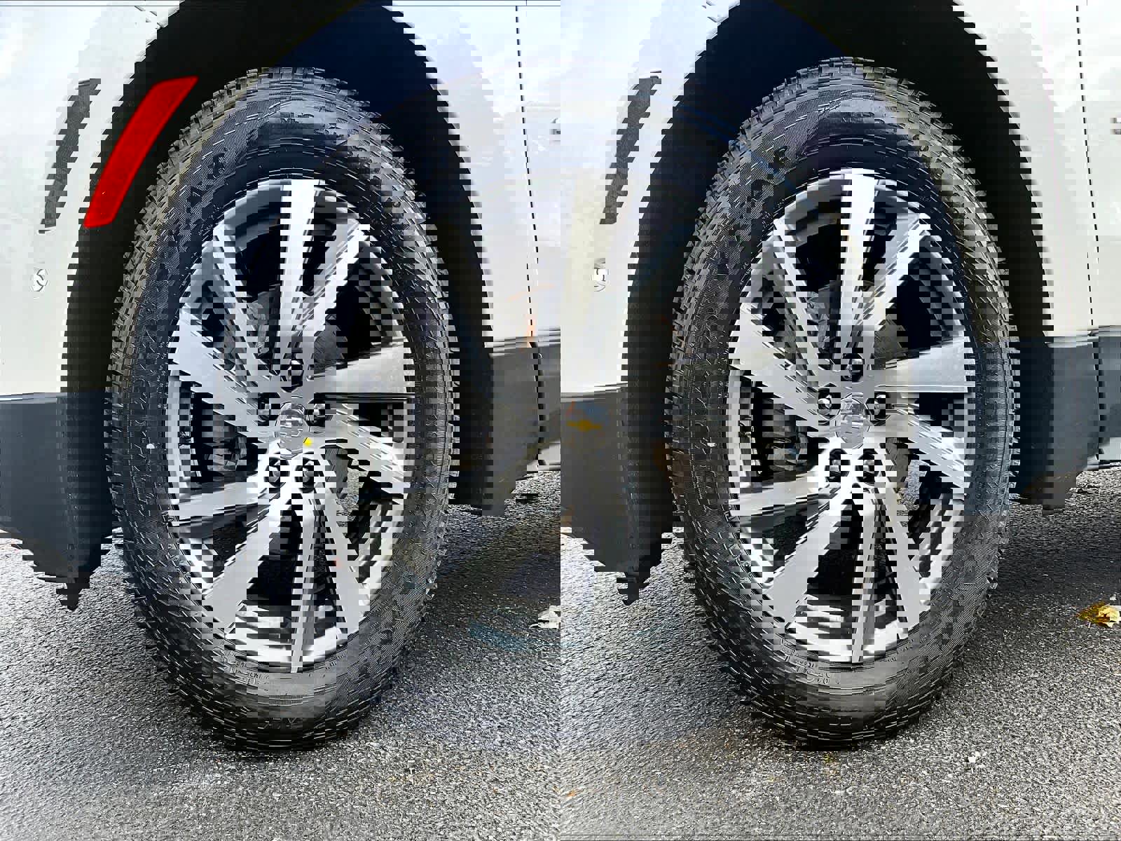 Used 2022 Chevrolet Equinox Premier image 7