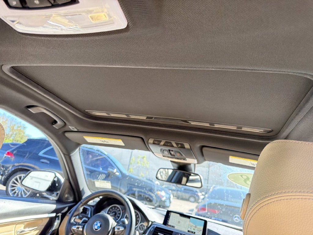 Used 2018 BMW 330i Sedan RWD image 10