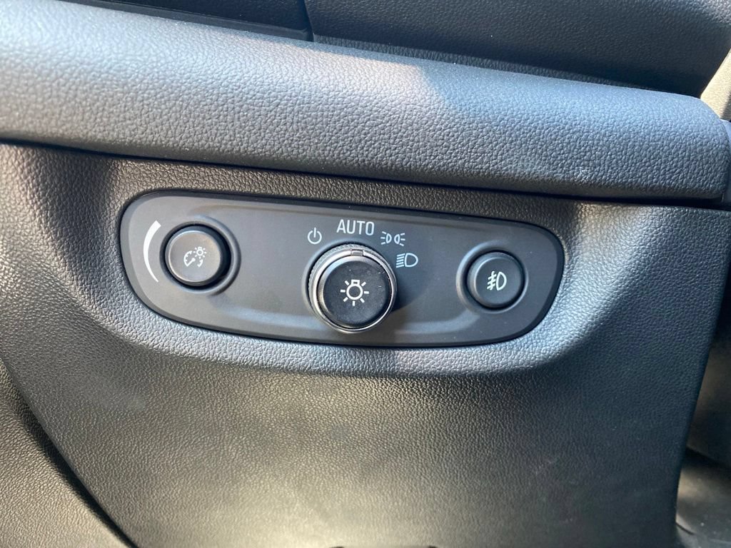 Used 2018 Buick Regal Essence w/ Driver Confidence Package #1 AWD/4WD image 17