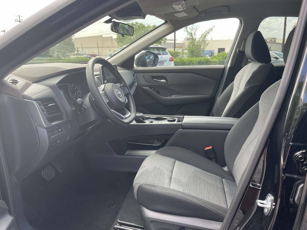 Used 2023 Nissan Rogue SV AWD/4WD image 14