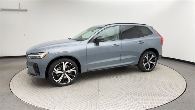 Certified 2023 Volvo XC60 B5 Ultimate w/ Climate Package image 6