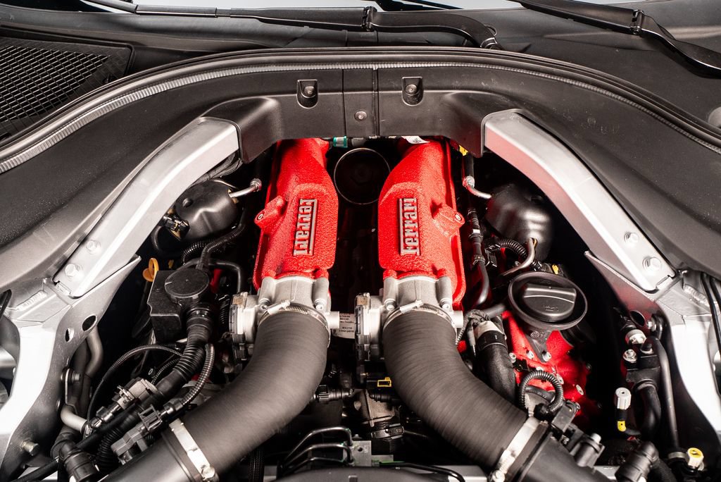 Used 2022 Ferrari Roma RWD image 10