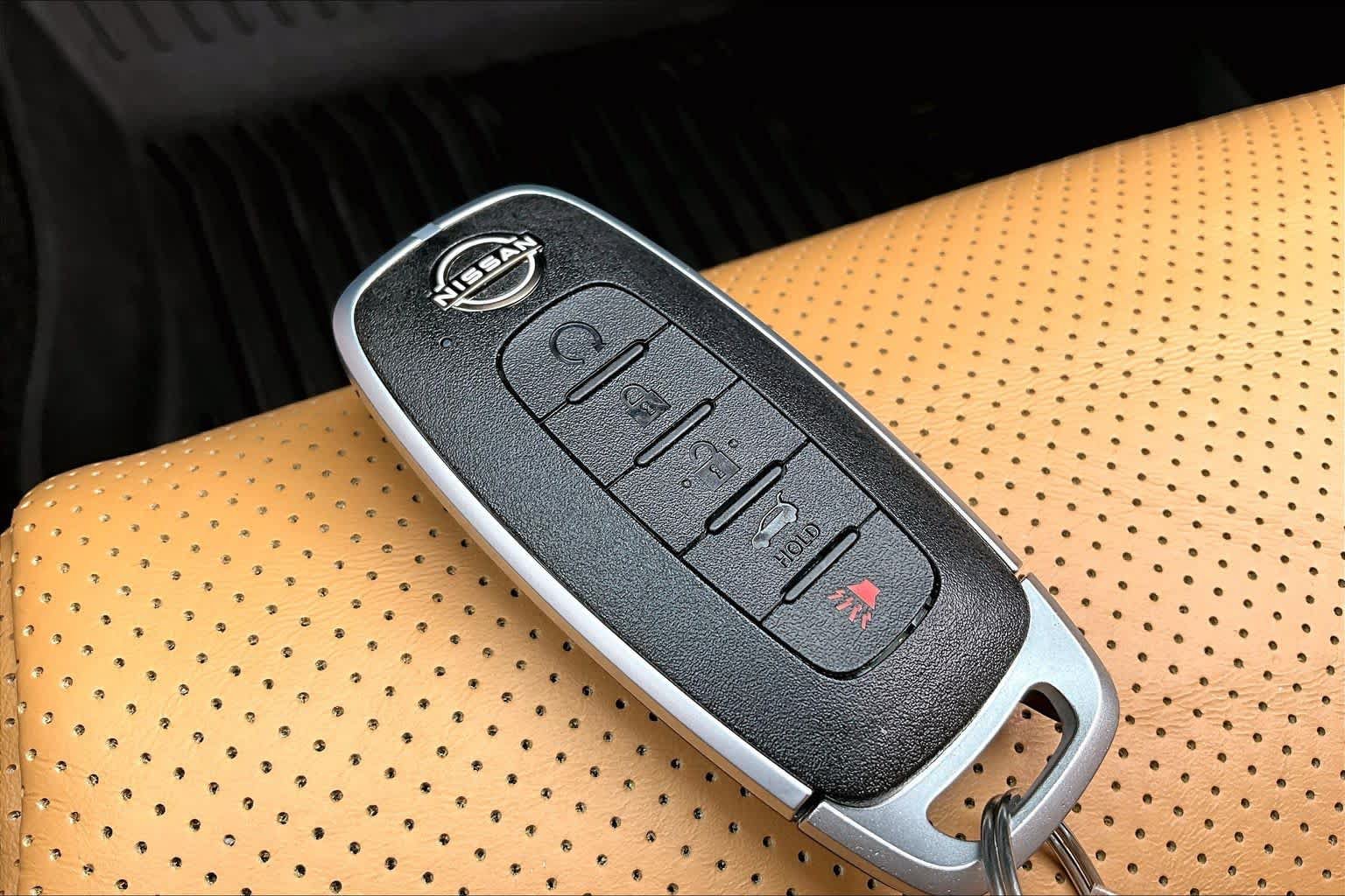 Used 2023 Nissan Rogue Platinum FWD image 15