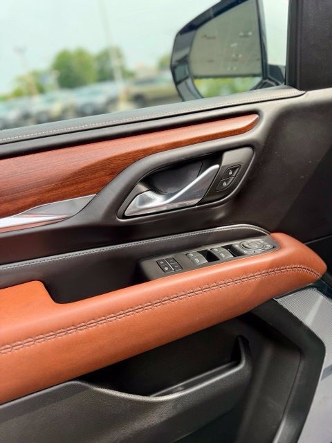 Certified 2024 GMC Yukon XL Denali Ultimate AWD/4WD image 9