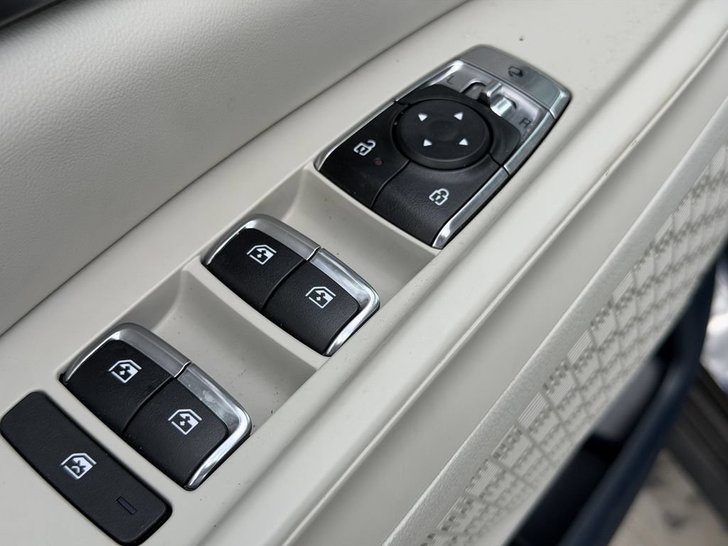 Certified 2026 Kia Carnival SX Prestige FWD image 21