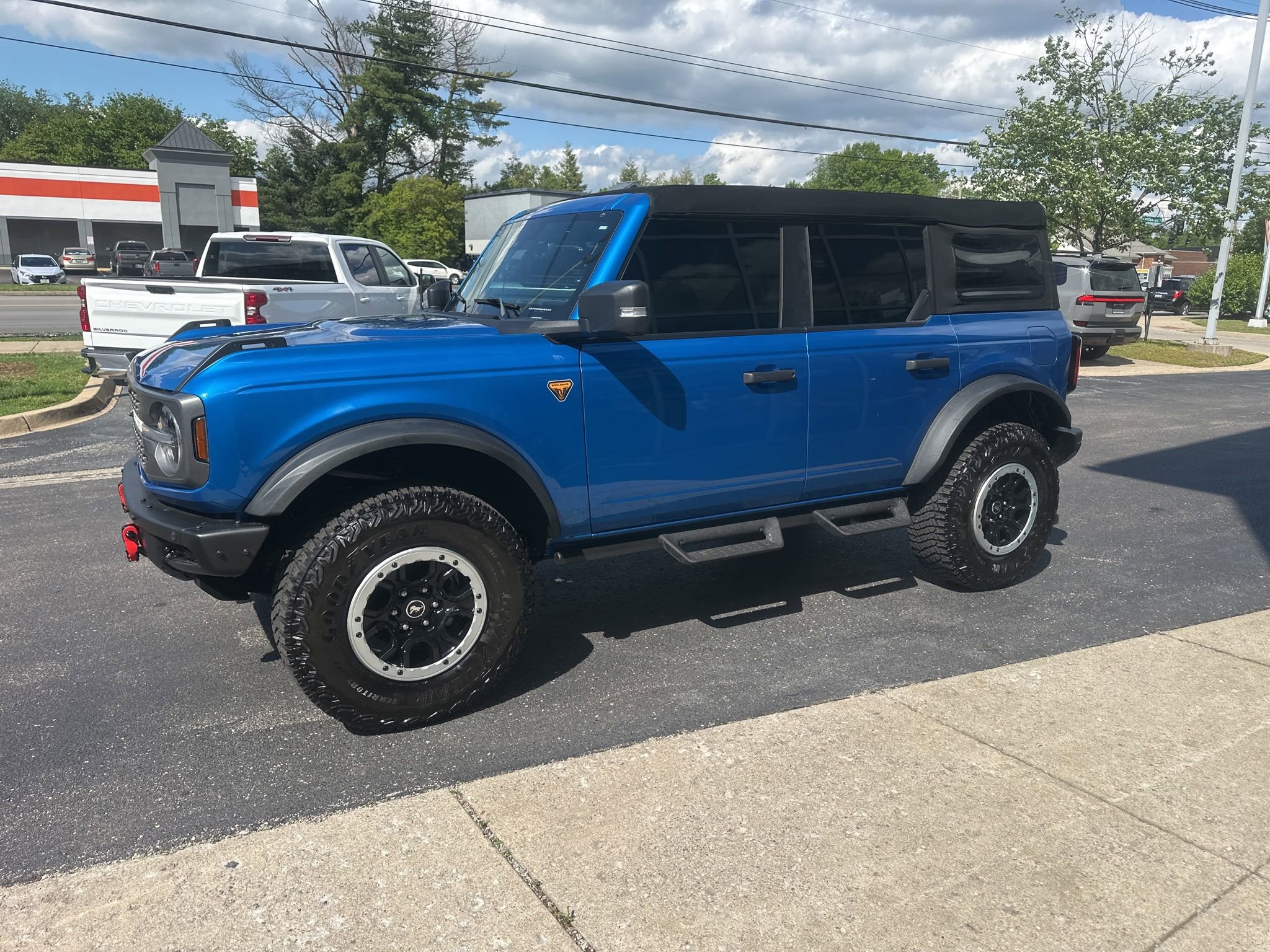 Used 2023 Ford Bronco Badlands AWD/4WD image 9