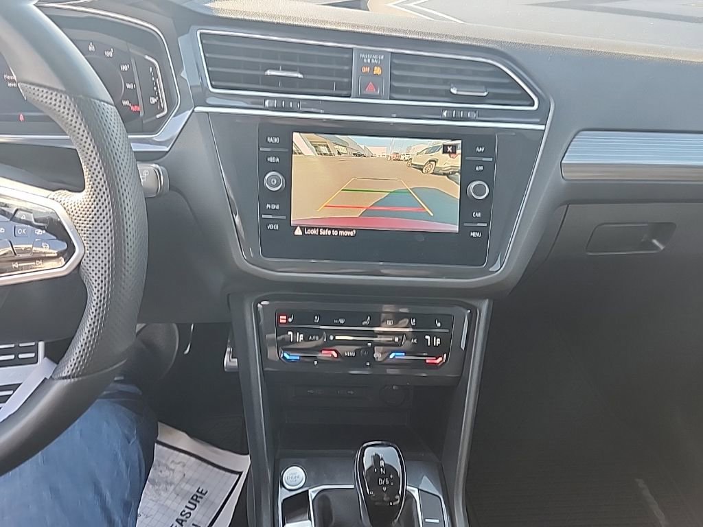 Used 2024 Volkswagen Tiguan SEL R-Line image 33