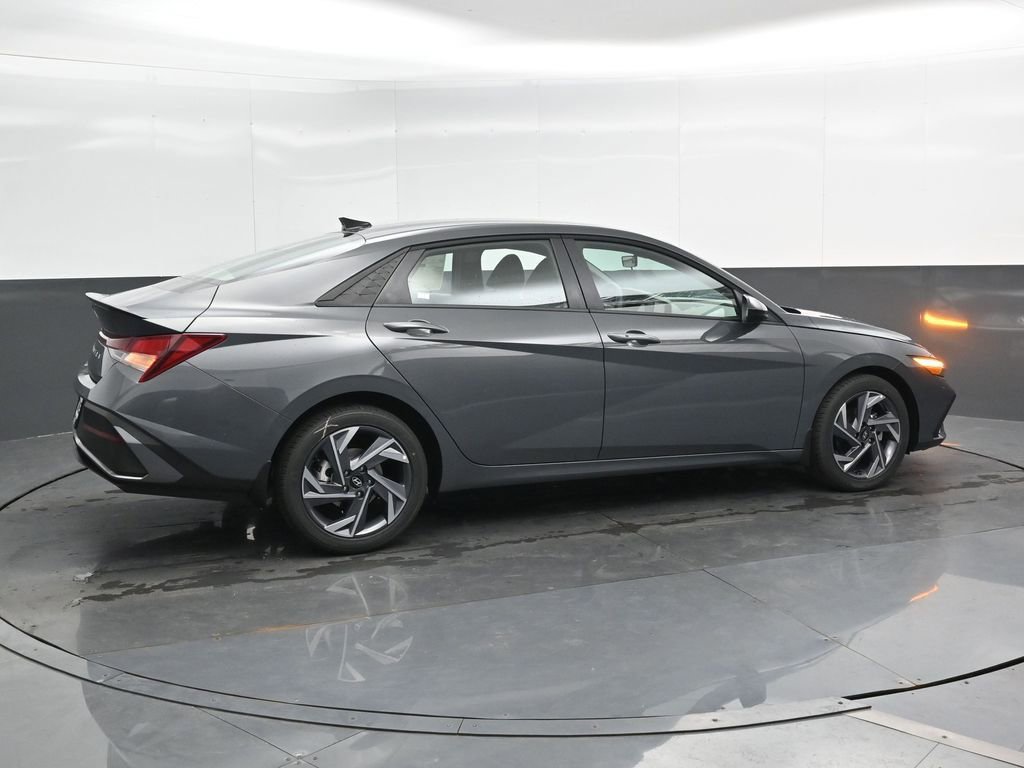 New 2025 Hyundai Elantra Sport image 2