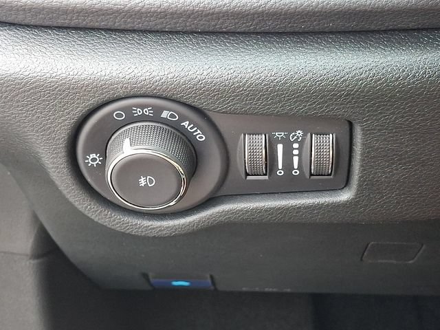 Used 2026 Chrysler Pacifica Limited w/ S Appearance Package FWD image 26