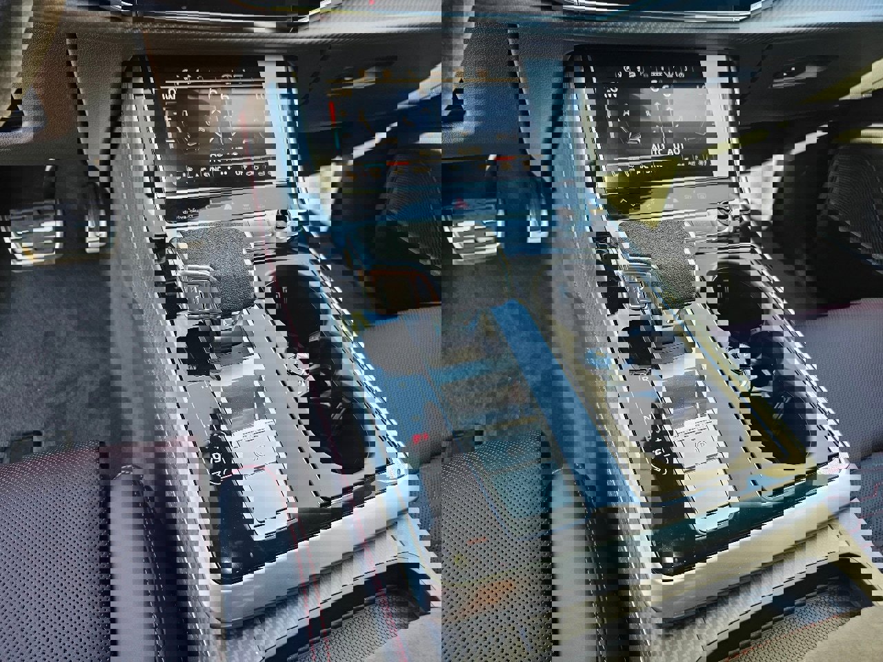 New 2025 Audi RS Q8 performance image 11