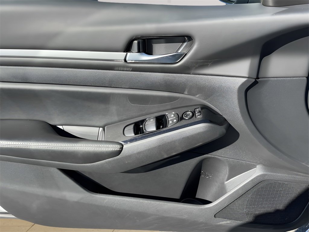 Used 2023 Nissan Altima 2.5 SV image 25