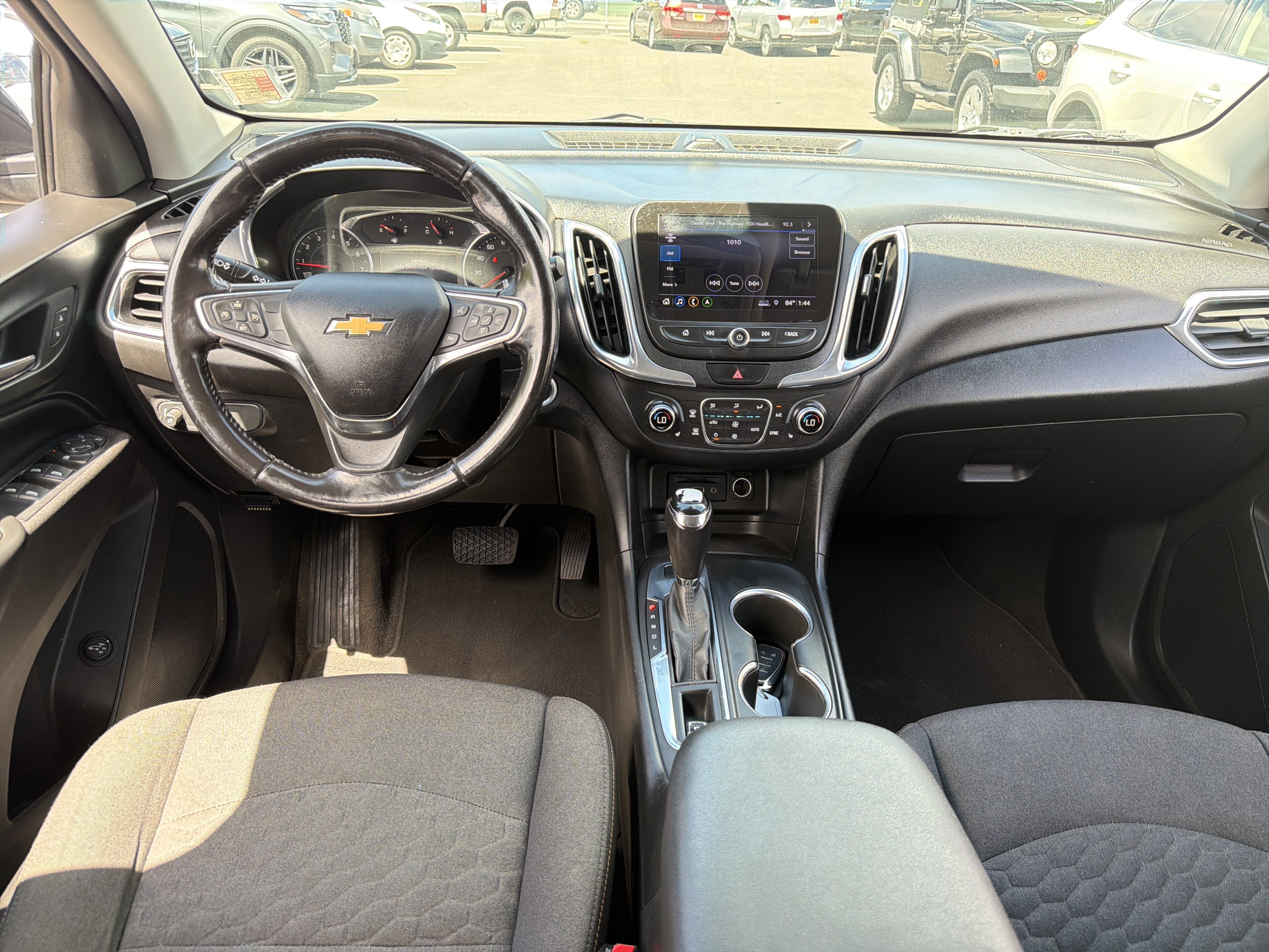Used 2019 Chevrolet Equinox LT w/ Sun & Navigation Package AWD/4WD image 10