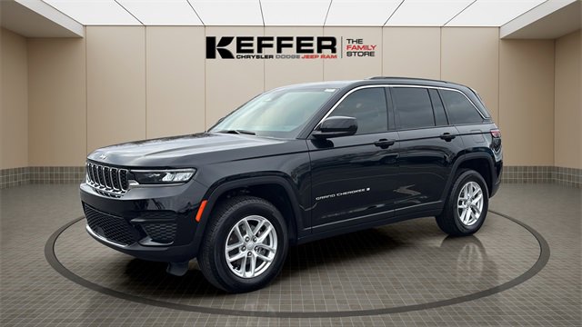 Certified 2025 Jeep Grand Cherokee Laredo X w/ Luxury Tech Group I