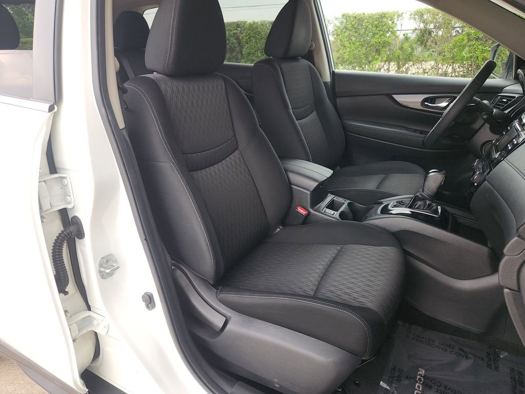 Used 2017 Nissan Rogue SV AWD/4WD image 15