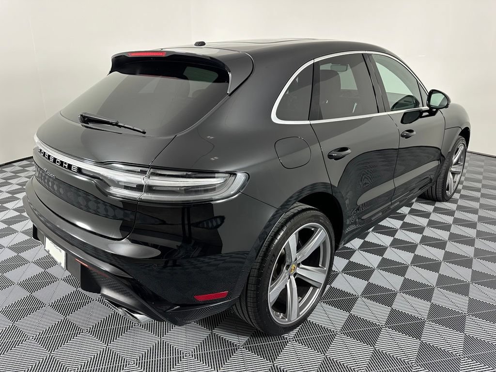 Certified 2025 Porsche Macan w/ Premium Package Plus AWD/4WD image 10