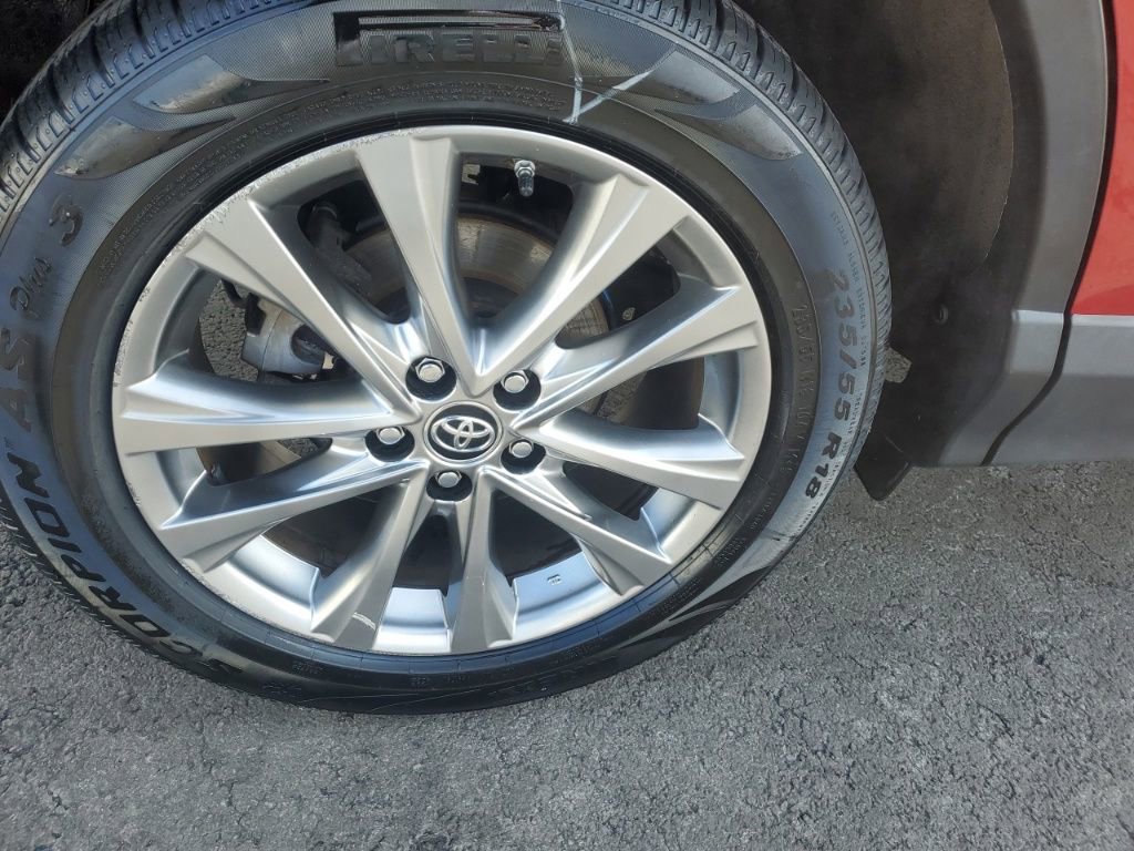 Used 2016 Toyota RAV4 Limited image 11