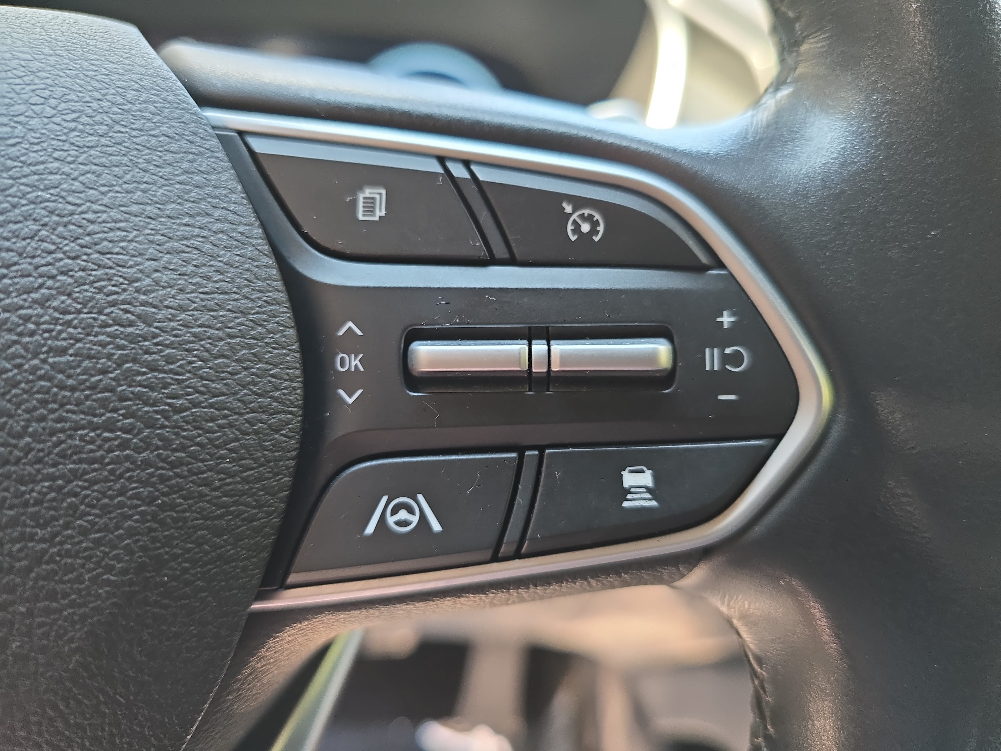 Used 2023 Hyundai Santa Fe Limited AWD/4WD image 18