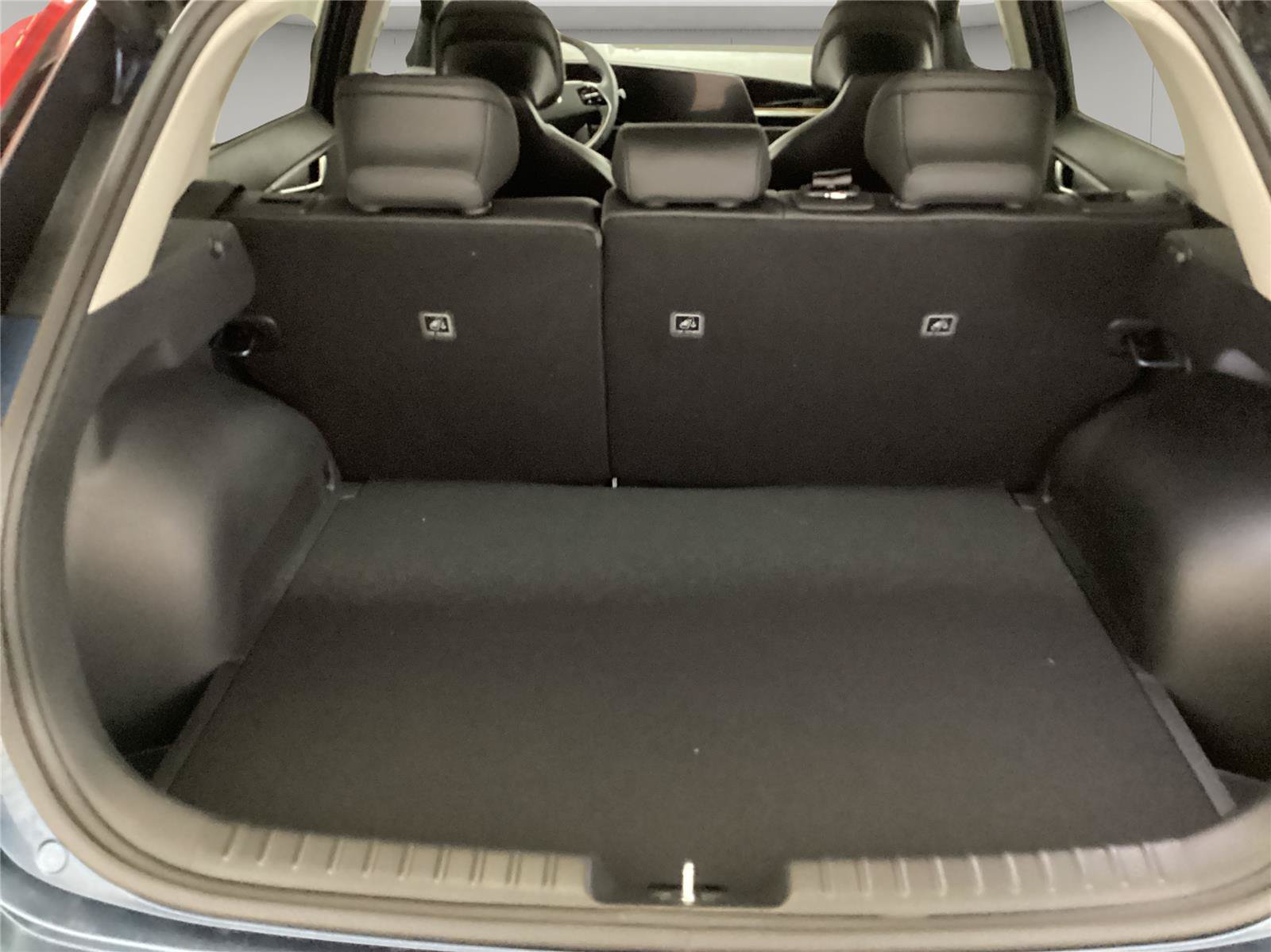 New 2026 Kia Niro SX Touring FWD image 12