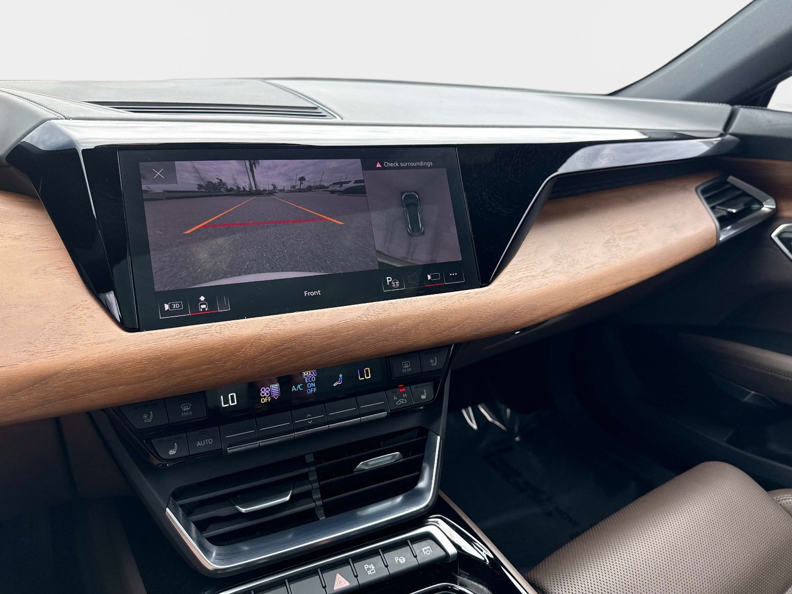 Used 2023 Audi e-tron GT Prestige image 27