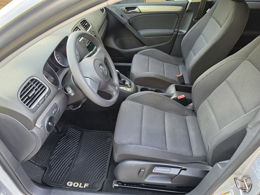 Used 2012 Volkswagen Golf 4-Door image 32