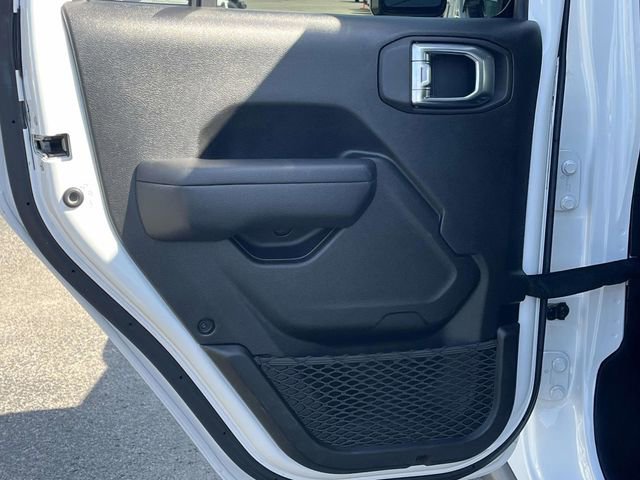 Used 2022 Jeep Gladiator Sport image 16