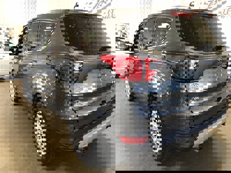 Used 2019 Ford Escape SE image 3