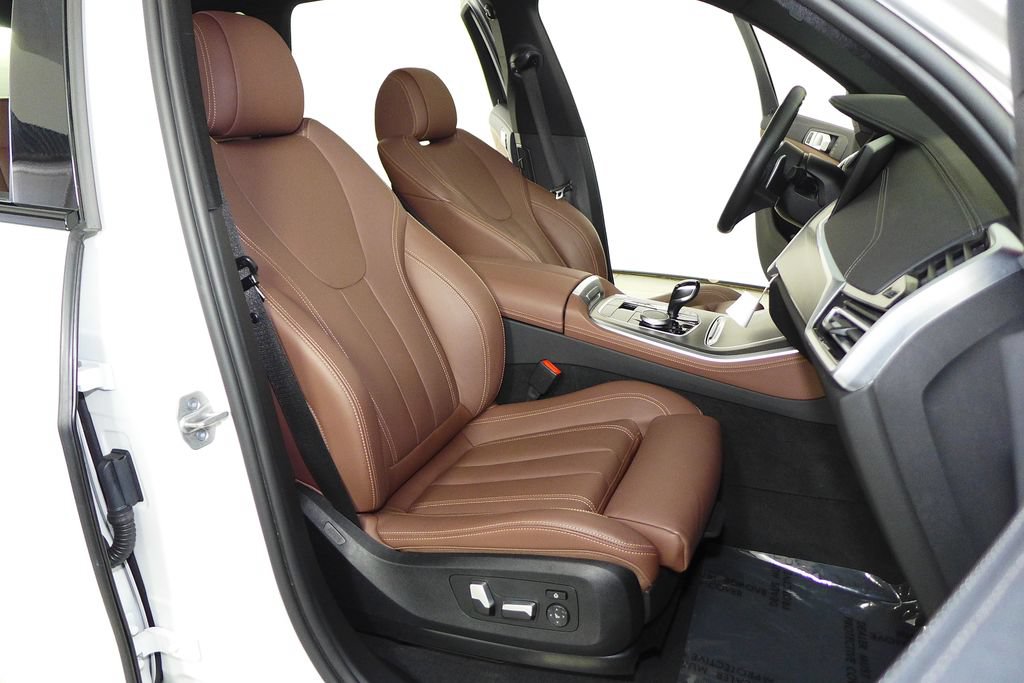 Used 2022 BMW X5 xDrive40i w/ M Sport Package AWD/4WD image 19