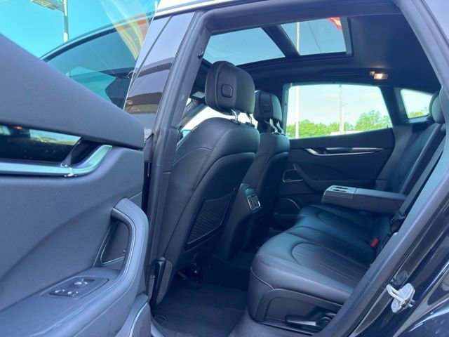 Used 2023 Maserati Levante GT AWD/4WD image 6