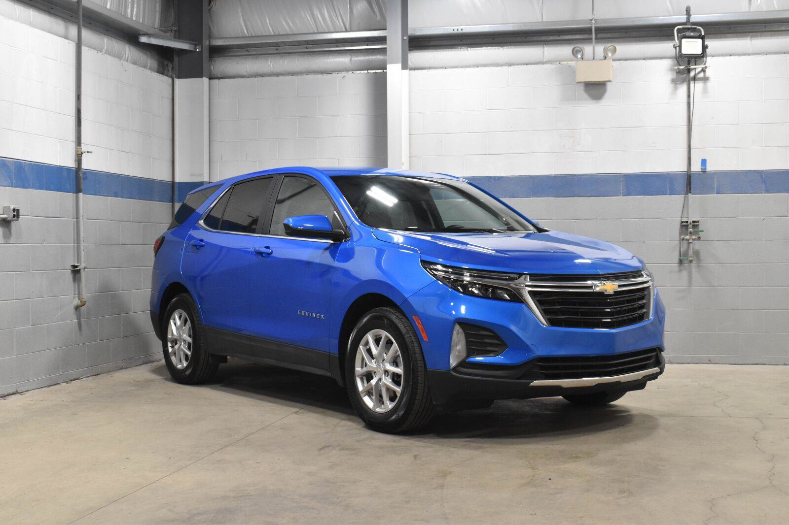 Used 2024 Chevrolet Equinox LT w/ LPO, Floor Liner Package FWD image 28