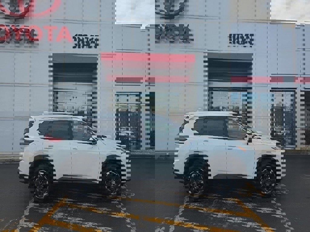 Certified 2026 Nissan Rogue SV w/ SV Premium Package image 2