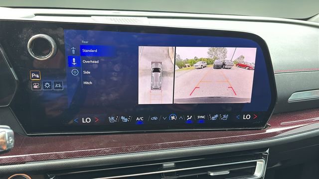 Used 2024 Chevrolet Traverse RS image 23