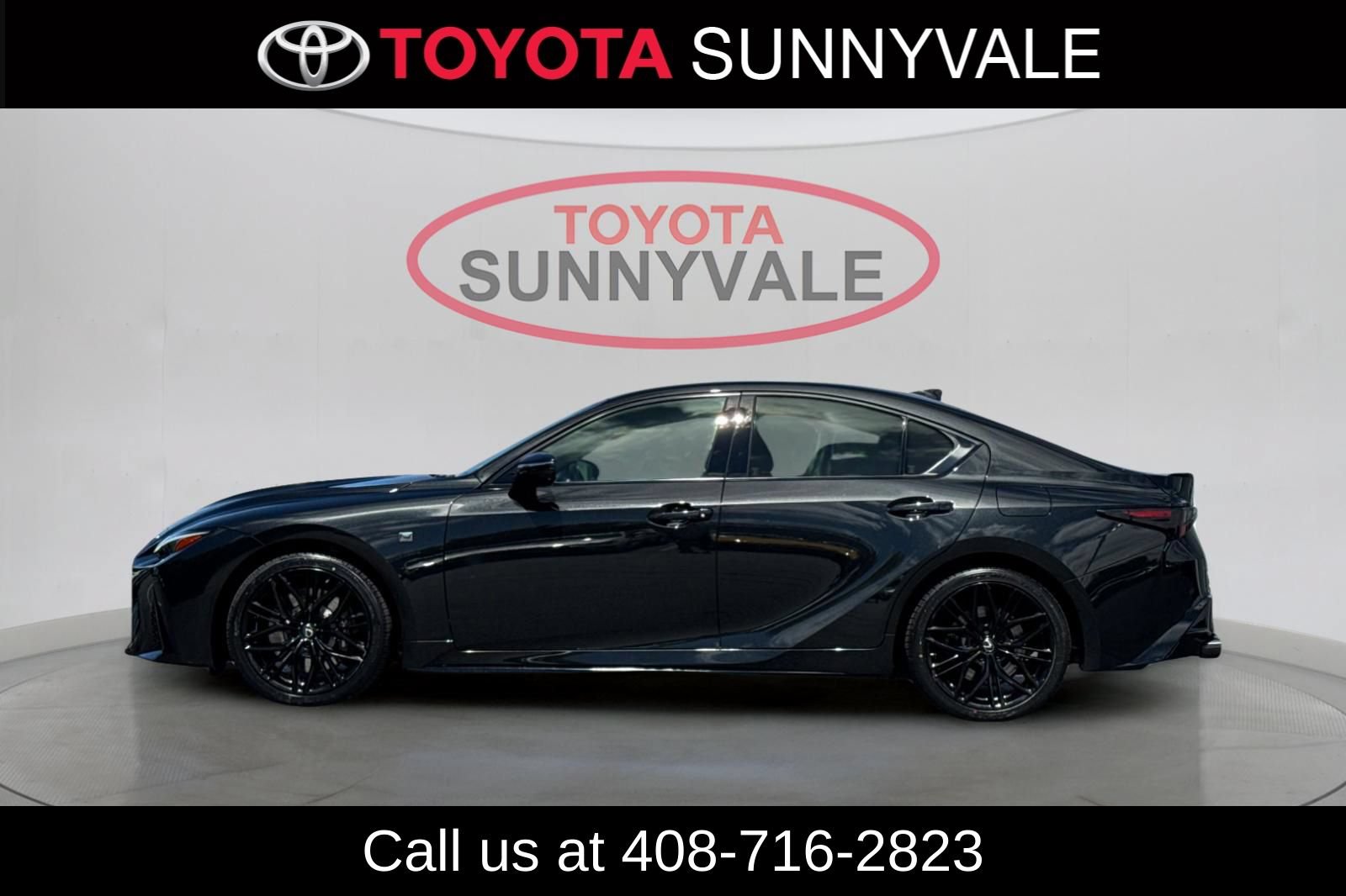 Used 2022 Lexus IS 500 RWD image 6
