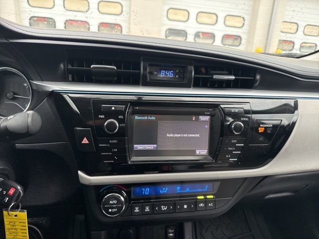 Used 2015 Toyota Corolla LE FWD image 10