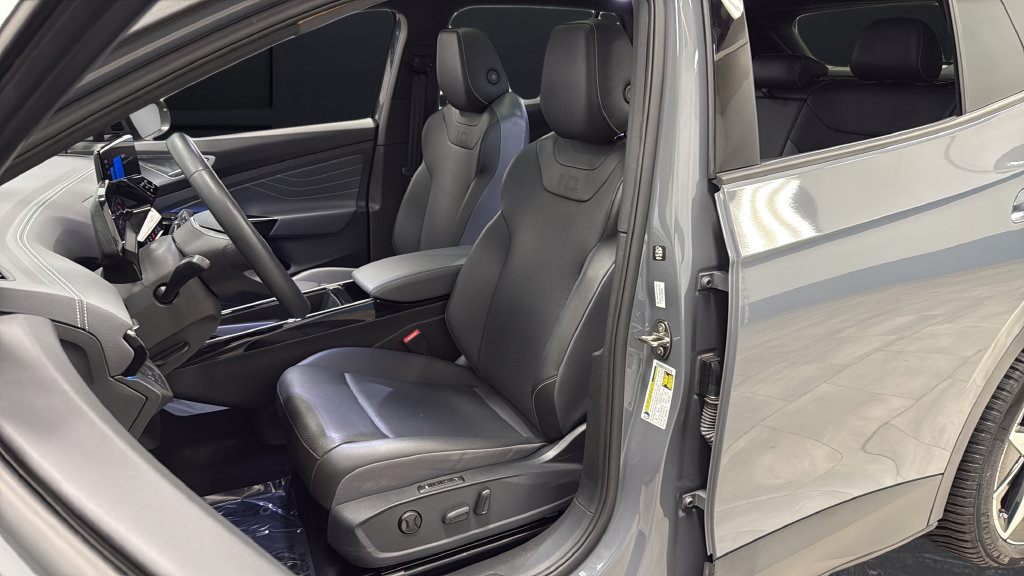 Used 2023 Volkswagen ID.4 Pro S AWD/4WD image 9