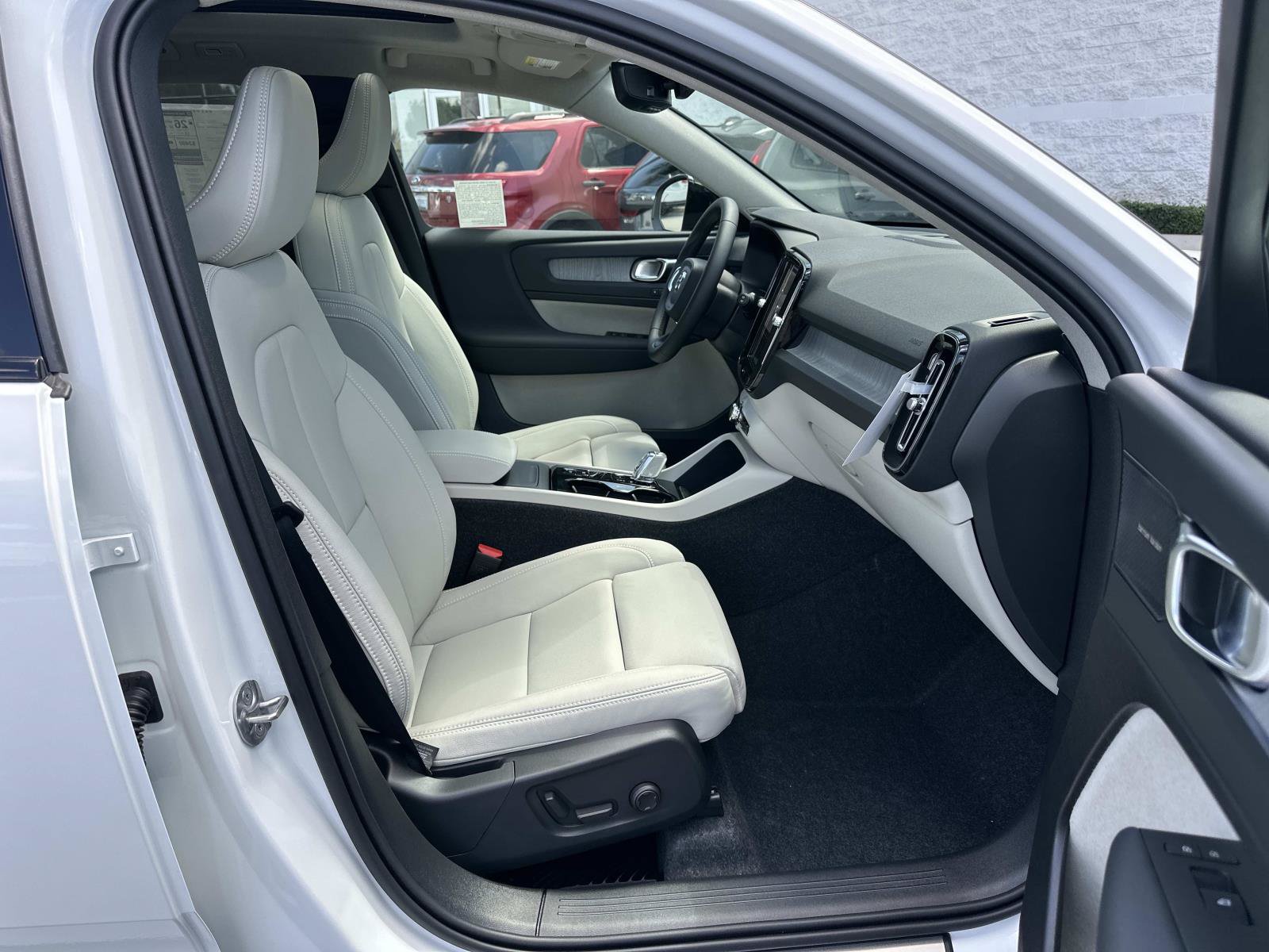 New 2026 Volvo XC40 B5 Ultra w/ Climate Package AWD/4WD image 20